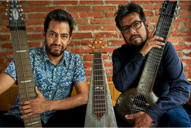 Cabezas de Cera members with their instruments